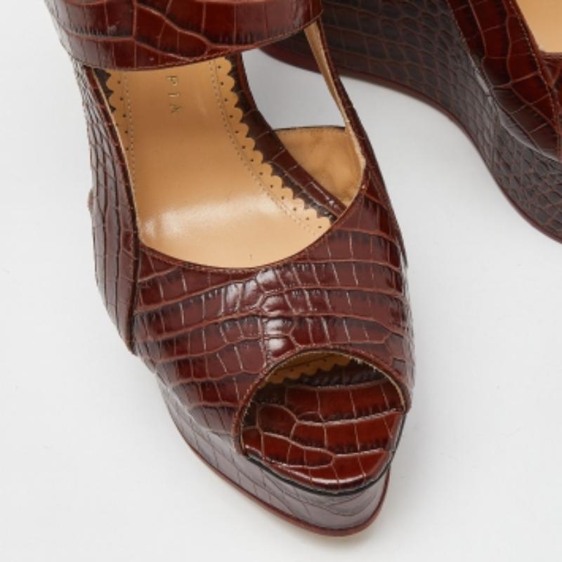 Estas sandalias enmarcarán sus pies de forma elegante. Fabricados con materiales de calidad, presentan un diseño elegante y unas plantillas cómodas.