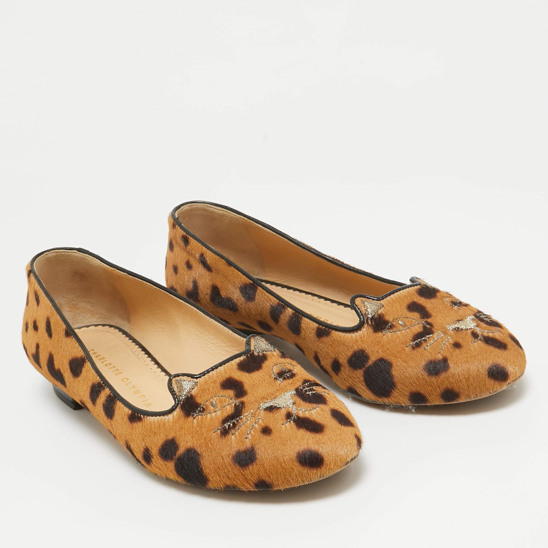 Women's Charlotte Olympia Brown Leopard Print Calf Hair Cat Ballet Flats Size 38 For Sale