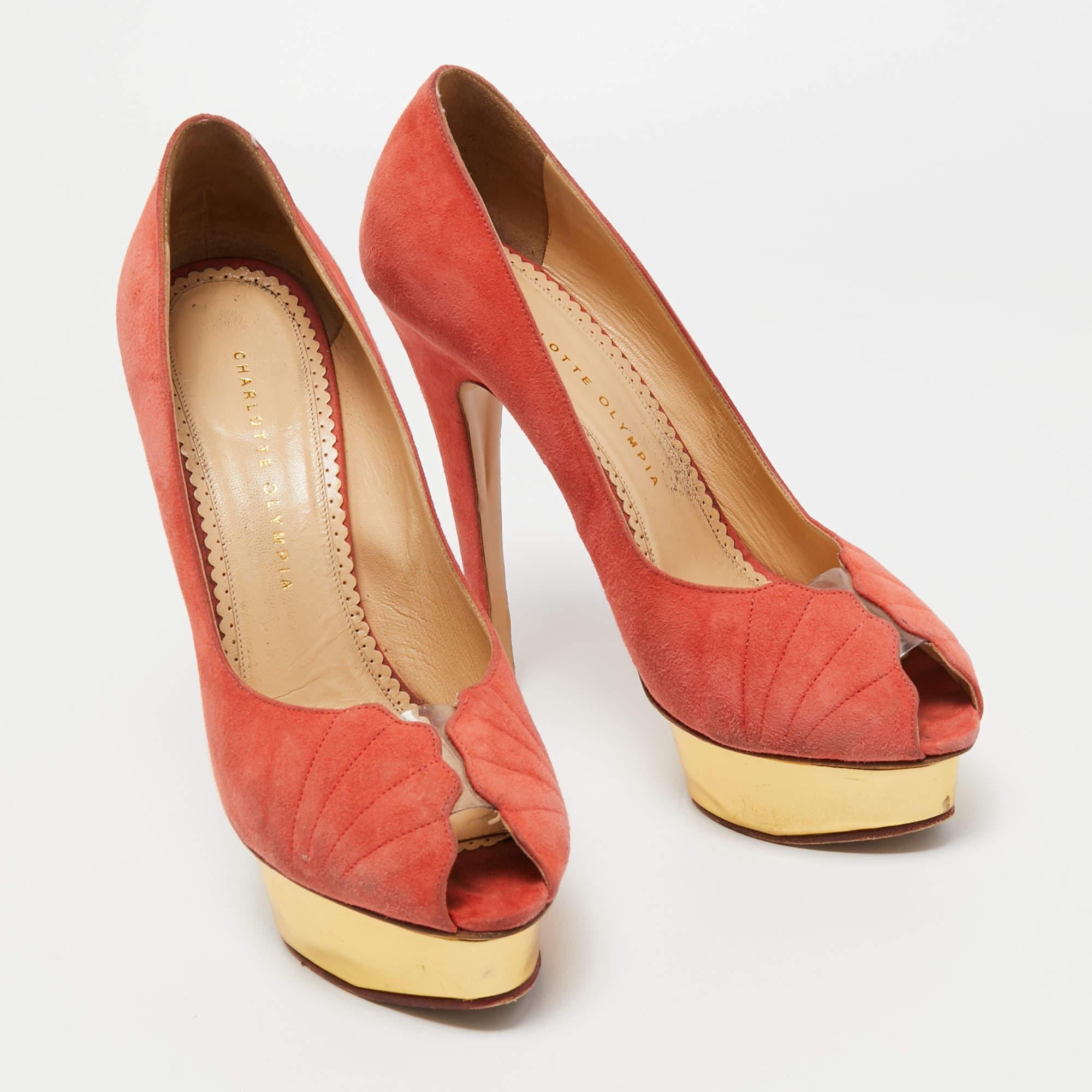 Charlotte Olympia Coral Pink Suede Peep Toe Platform Pumps Size 41 In Fair Condition For Sale In Dubai, Al Qouz 2