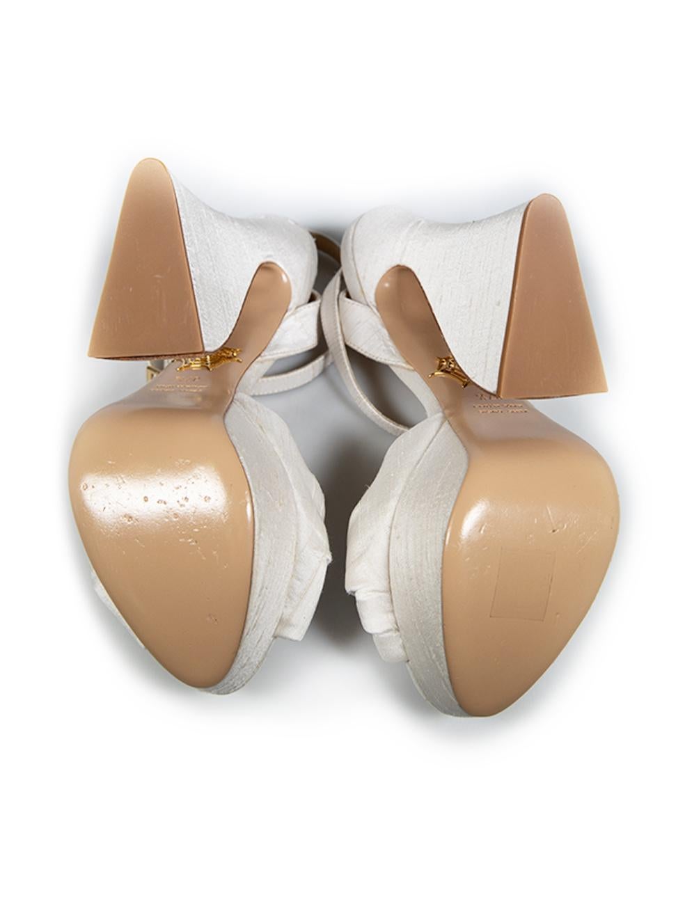 Charlotte Olympia Cream Knotted Platform Sandals Size IT 37.5 In Good Condition In London, GB