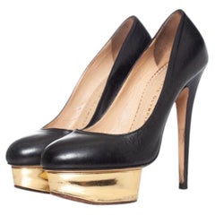 Charlotte Olympia, Décolleté con plateau in pelle Dolly