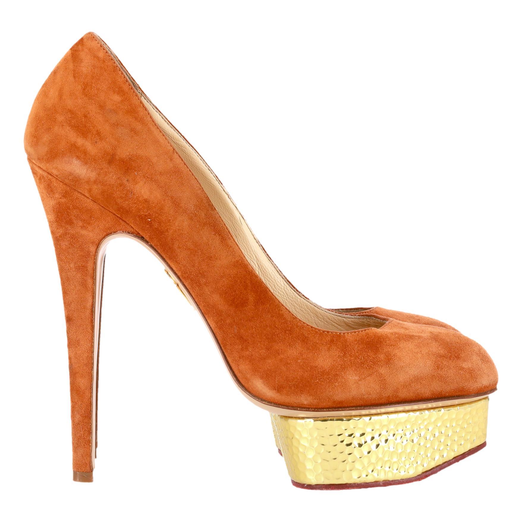 Orange Escarpins Dolly à plateforme métallique de Charlotte Olympia en vente