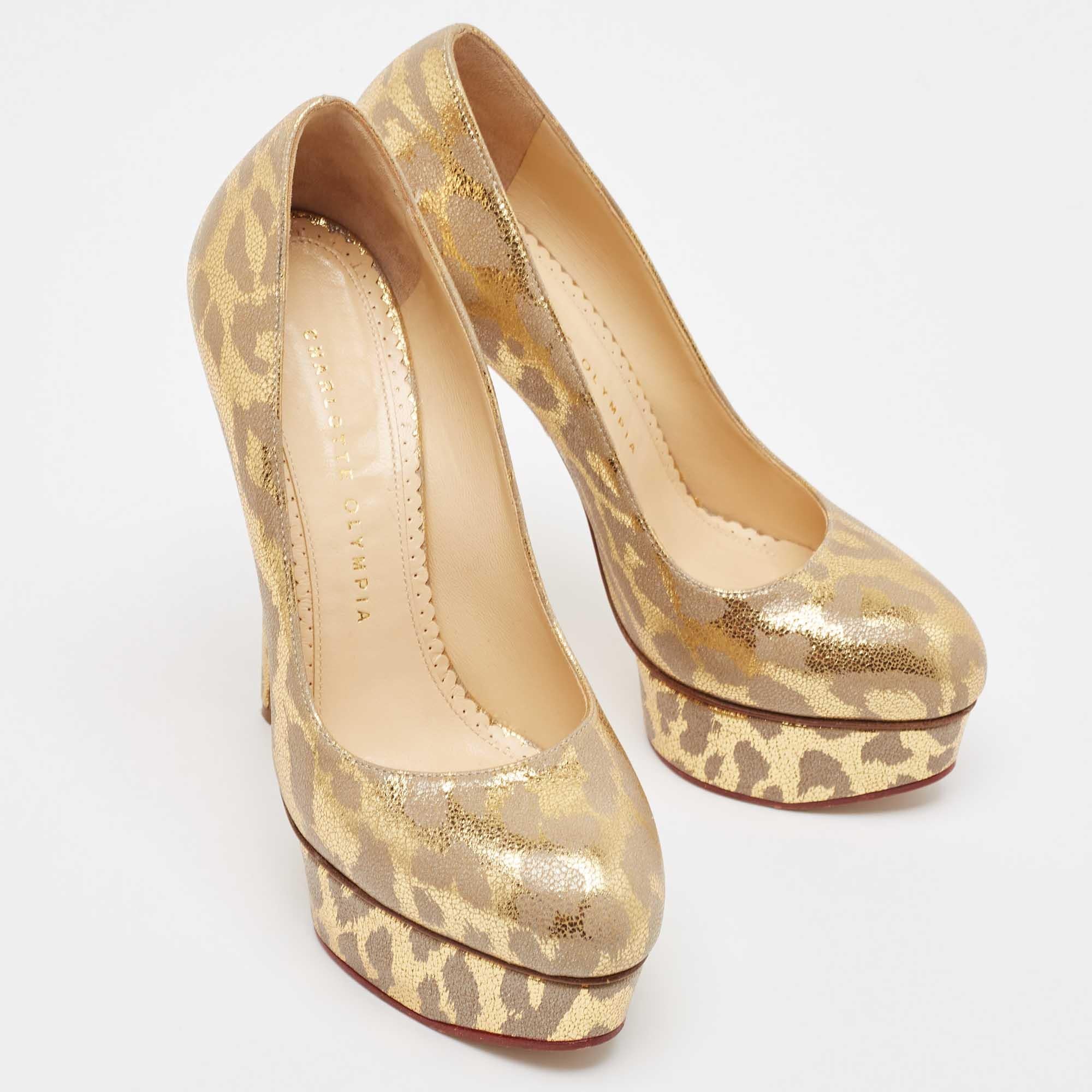 Charlotte Olympia Gold/Grey Leather Dolly Platform Pumps Size 37.5 In Good Condition For Sale In Dubai, Al Qouz 2