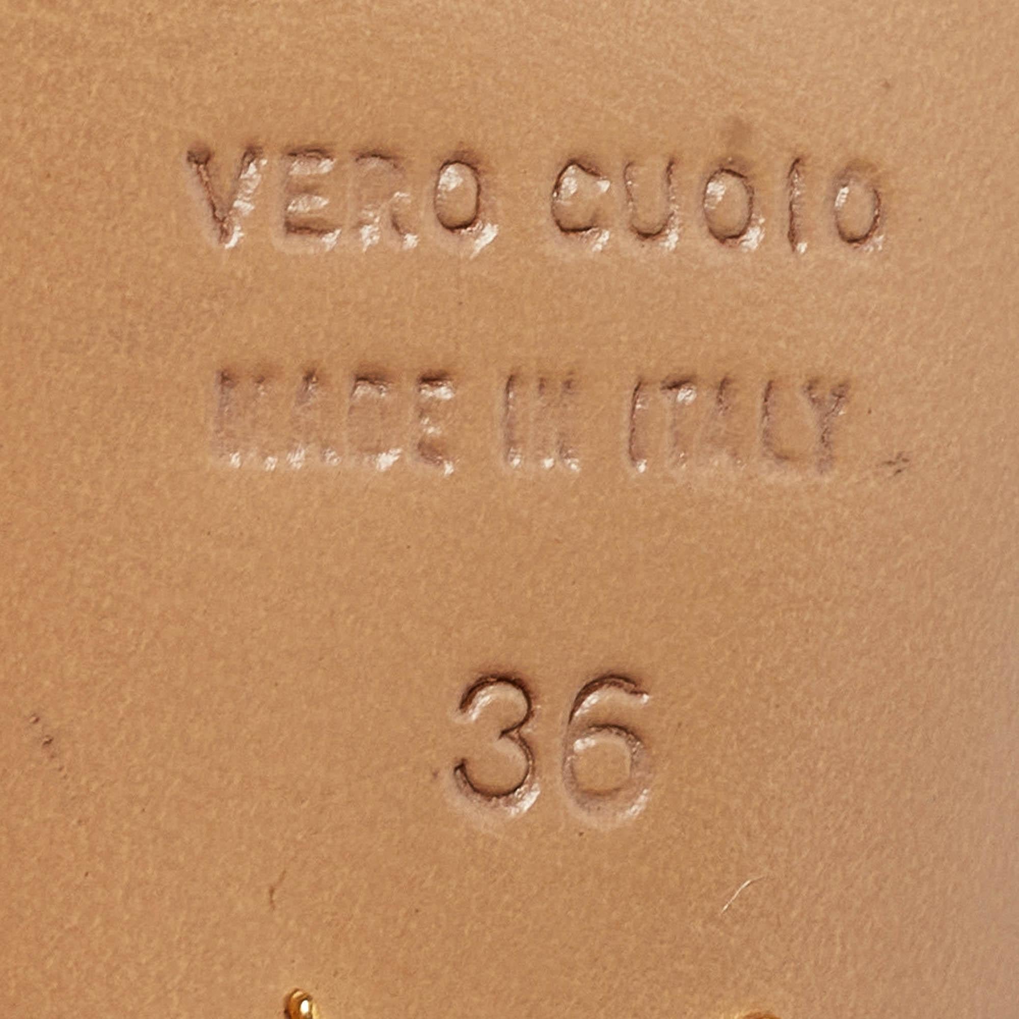 Charlotte Olympia Bombas de plataforma de cuero dorado talla 36 3
