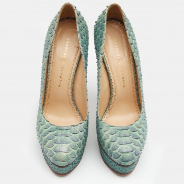 Escarpins à plateforme Priscilla en cuir python vert/bleu Charlotte Olympia Taille 40 Bon état - En vente à Dubai, Al Qouz 2