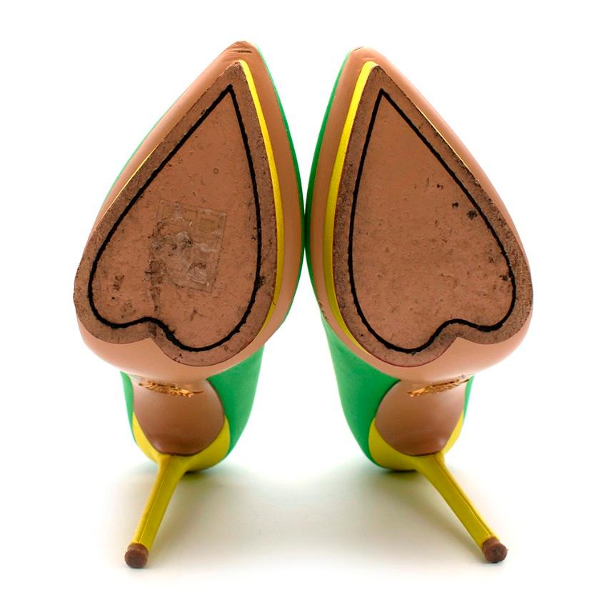 Charlotte Olympia Grüne Neonfarbene Satin Herz Plateauschuhe mit Absatz US10 im Angebot 3