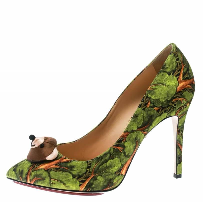 Women's Charlotte Olympia Green Printed Satin Bear Necessities Pointed Toe Pumps Size 38