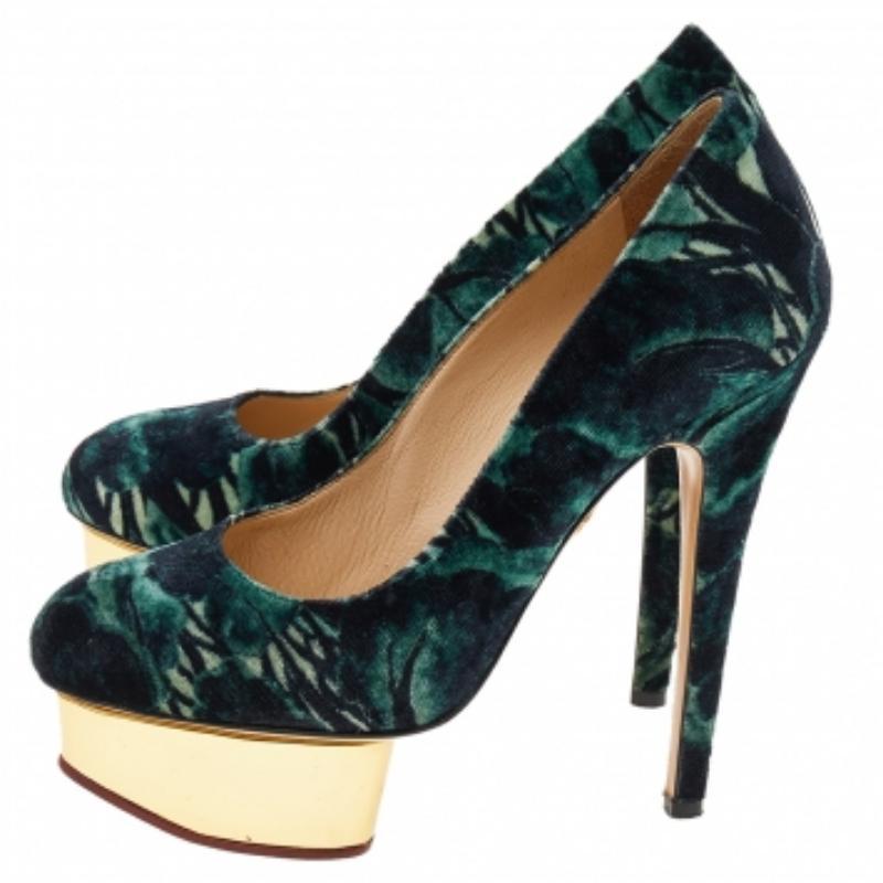 Charlotte Olympia Pumps con piattaforma Dolly in velluto stampato verde taglia 36 in vendita 2