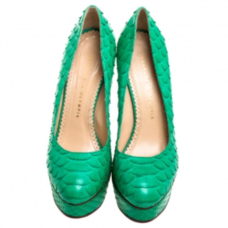 Charlotte Olympia Green Python Leather Priscilla Pumps Size 38 In Good Condition For Sale In Dubai, Al Qouz 2