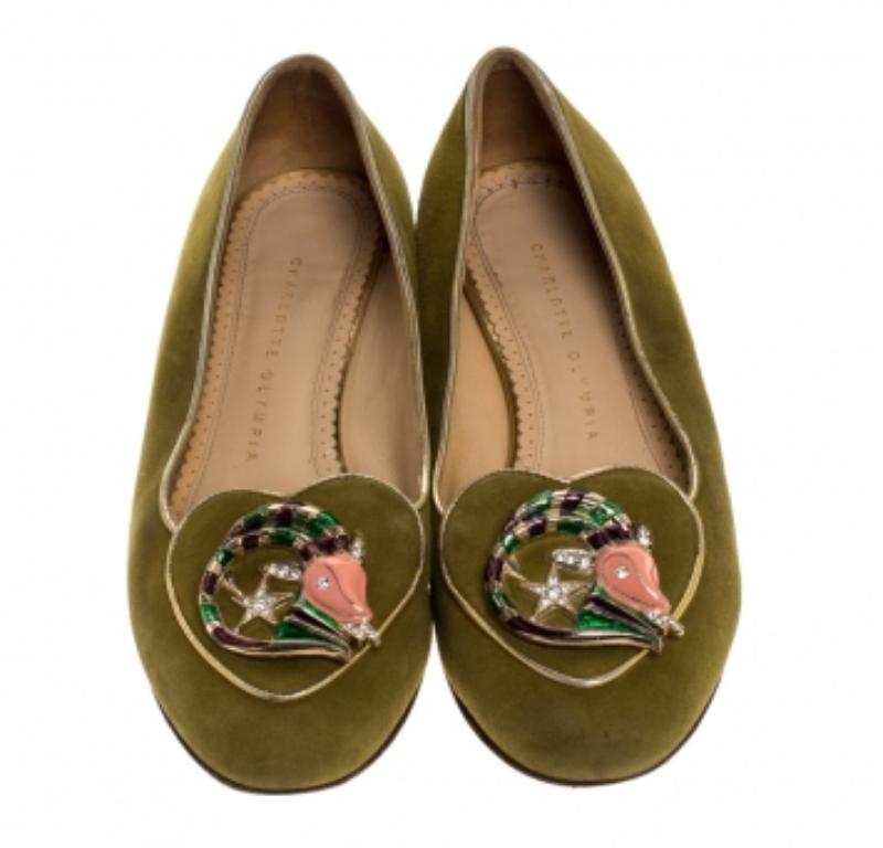 Charlotte Olympia Pantofole da fumo Capricorn in pelle scamosciata verde misura 37,5 In condizioni discrete in vendita a Dubai, Al Qouz 2