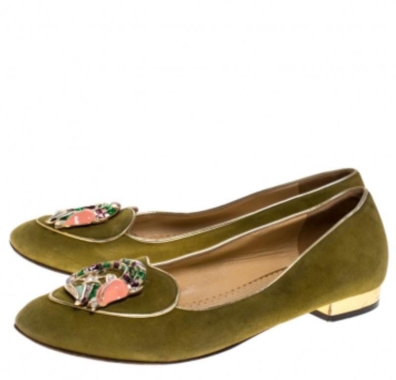 Charlotte Olympia Pantofole da fumo Capricorn in pelle scamosciata verde misura 37,5 in vendita 2