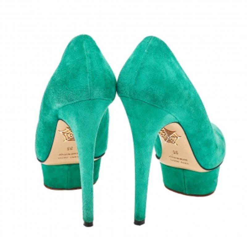 Charlotte Olympia Bombas de plataforma Dolly de ante verde Talla 35 en venta 1