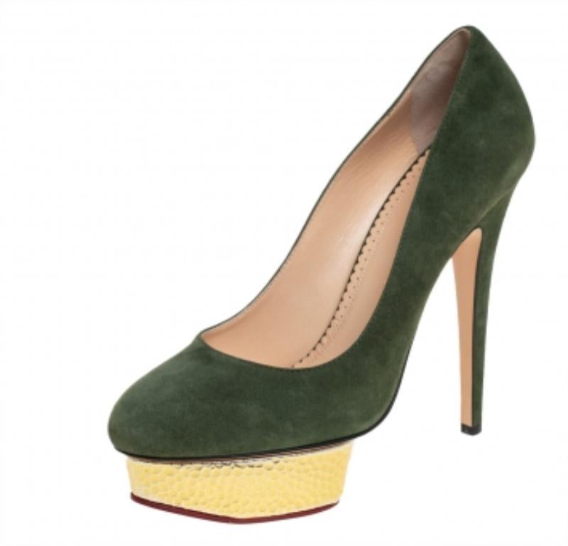 Charlotte Olympia Green Suede Dolly Platform Pumps Size 39 In Good Condition For Sale In Dubai, Al Qouz 2