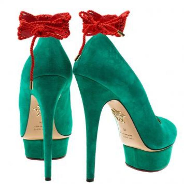 Charlotte Olympia Grüne Wildleder Dolly Plateau Pumps Größe 40 Damen im Angebot