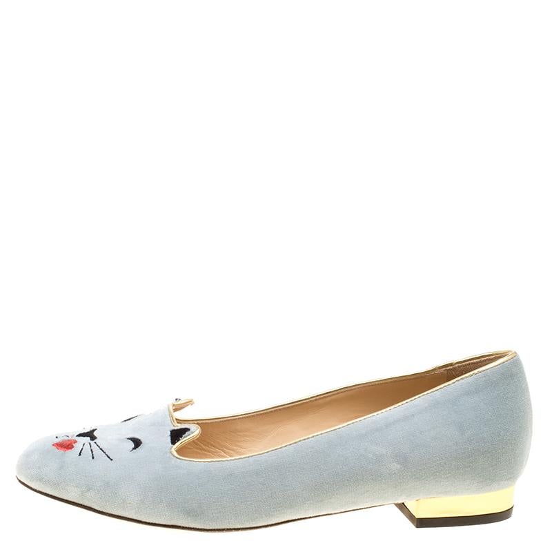 Adorn your feet with these pretty flats from Charlotte Olympia's Emoticats collection. They come crafted from velvet and styled with cheeky kitty face embroidery and heels sized to provide comfort at every step. Flaunt these cute flats wherever you