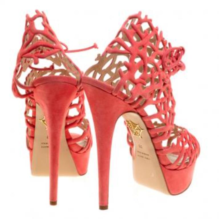 Charlotte Olympia Laser Cut Suede Goodness Gracious Reef Platform Sandals Size39 Bon état - En vente à Dubai, Al Qouz 2