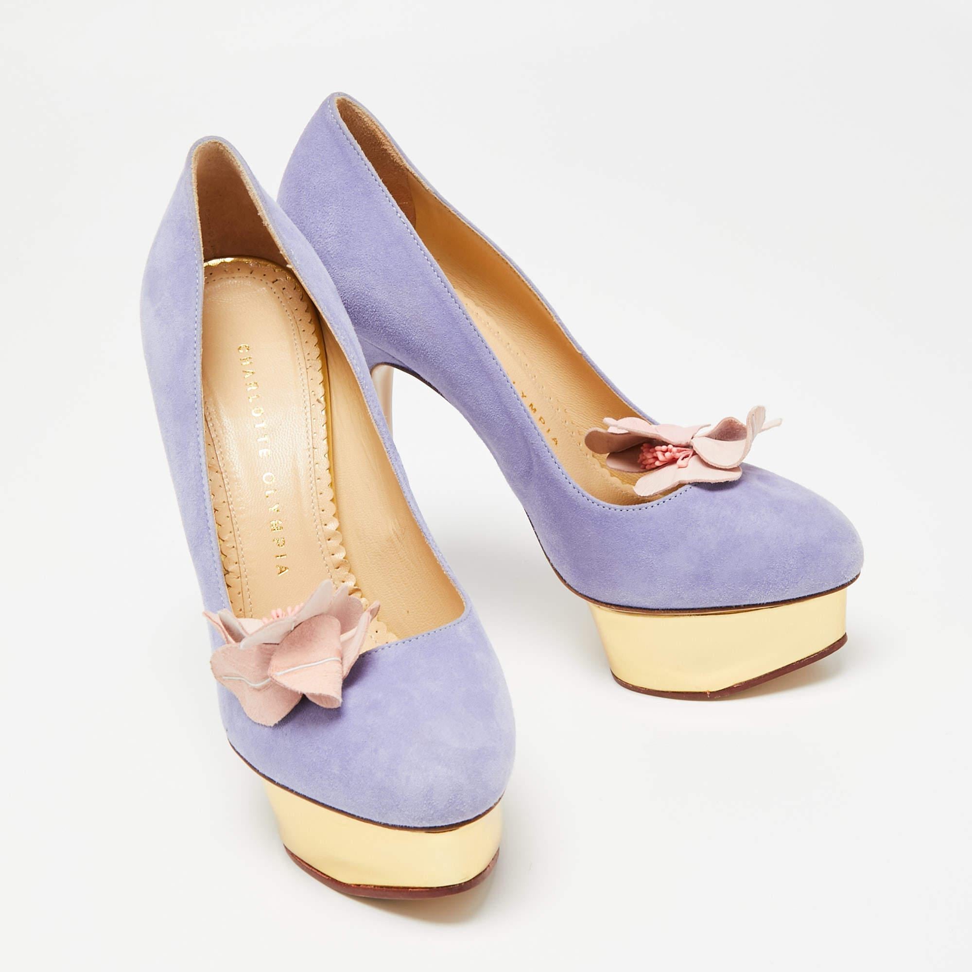 Charlotte Olympia Lavender Suede Dolly Platform Pumps Size 37 In Good Condition In Dubai, Al Qouz 2
