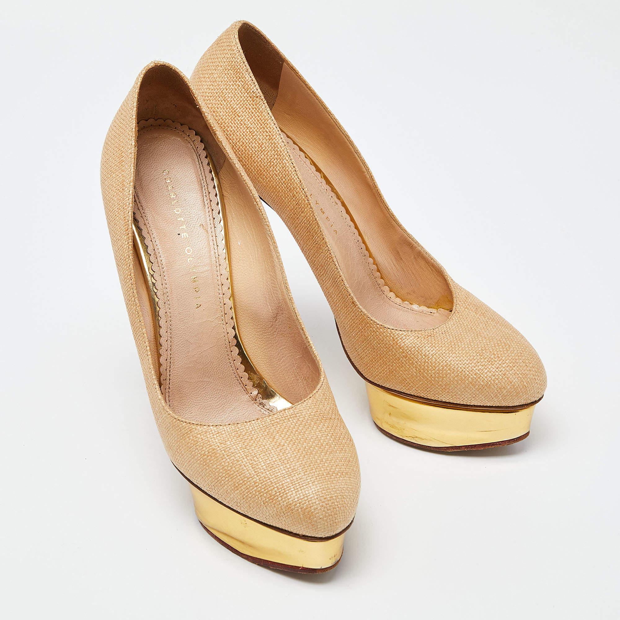 Charlotte Olympia Light Brown Raffia Dolly Pumps Size 42 In Excellent Condition For Sale In Dubai, Al Qouz 2