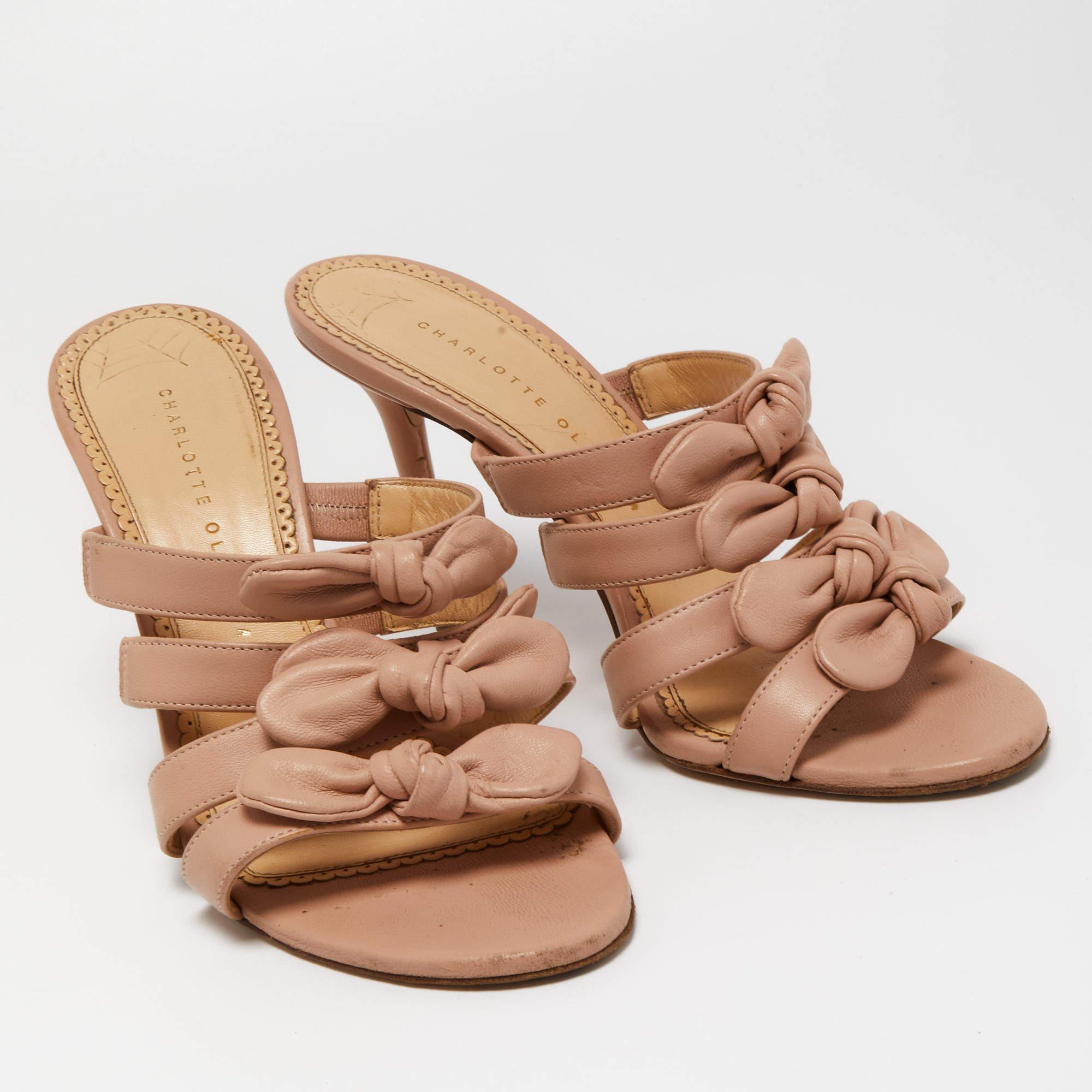 Charlotte Olympia Light Pink Leather Blyton Bow Slide Sandals Size 40 In Good Condition For Sale In Dubai, Al Qouz 2