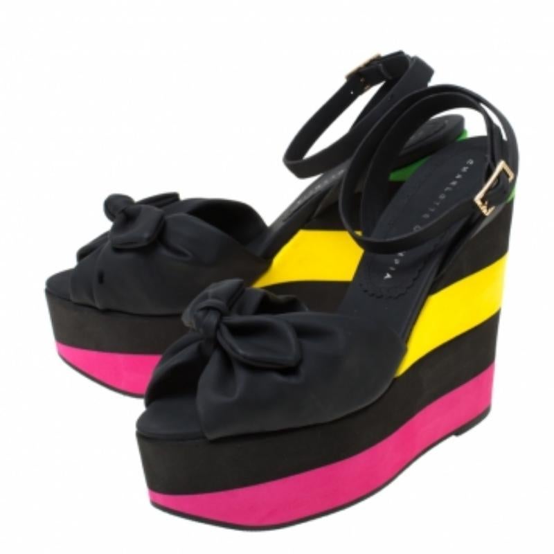 Charlotte Olympia - Sandales compensées multicolores en PUC avec nœud et bride à la cheville, taille 38,5 en vente 2
