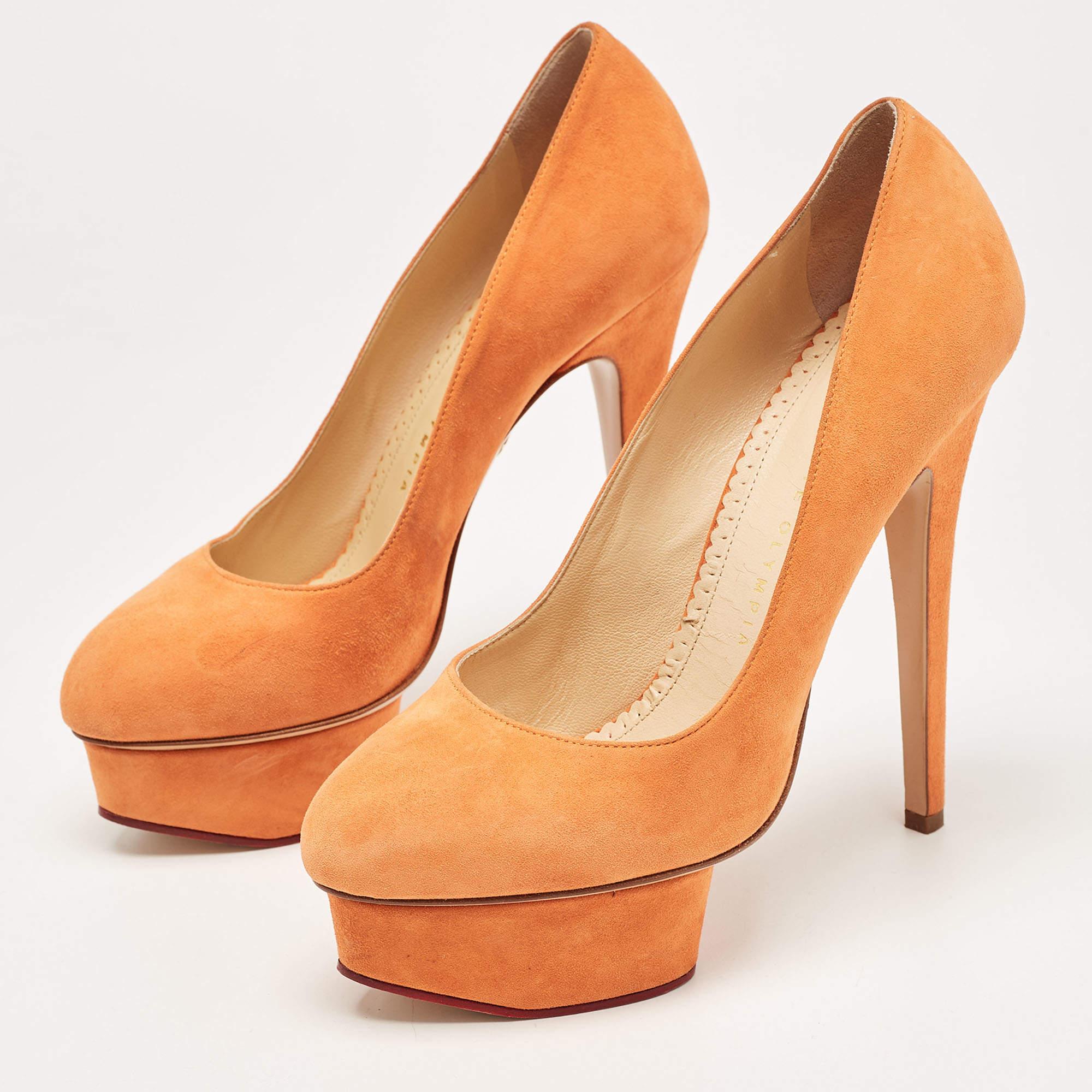 Eleganza e femminilità, queste décolleté hanno una silhouette chic e un design accattivante. Potete indossare queste décolleté per un look elegante.