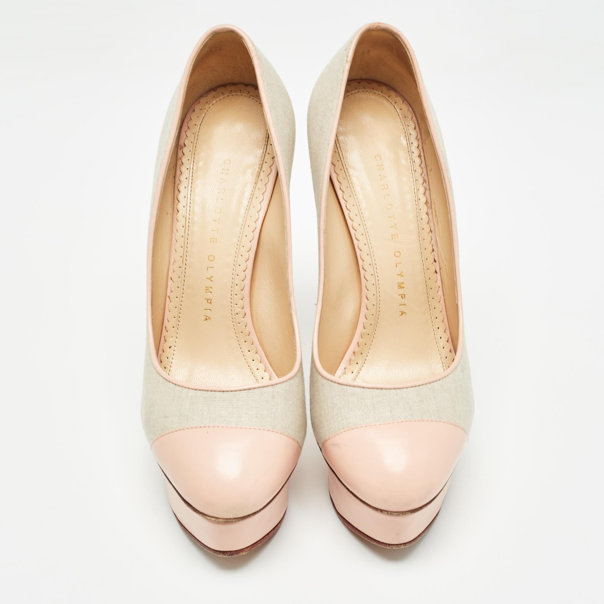 Beige Charlotte Olympia Pumps in tela e pelle rosa/grigia misura 36 in vendita