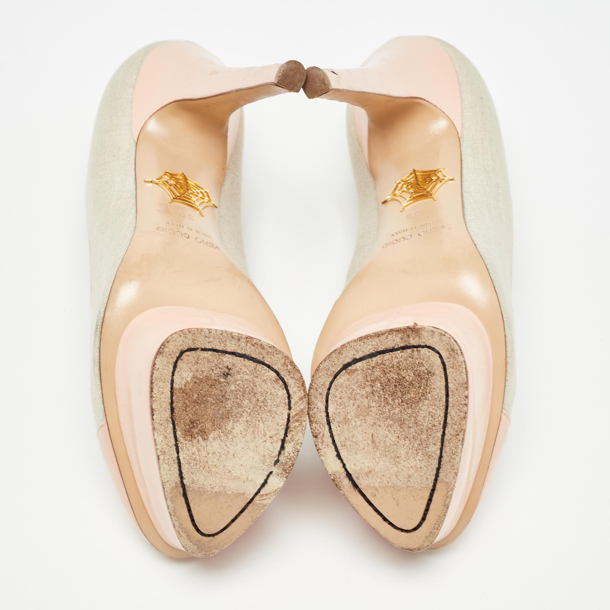 Charlotte Olympia Pumps in tela e pelle rosa/grigia misura 36 in vendita 1