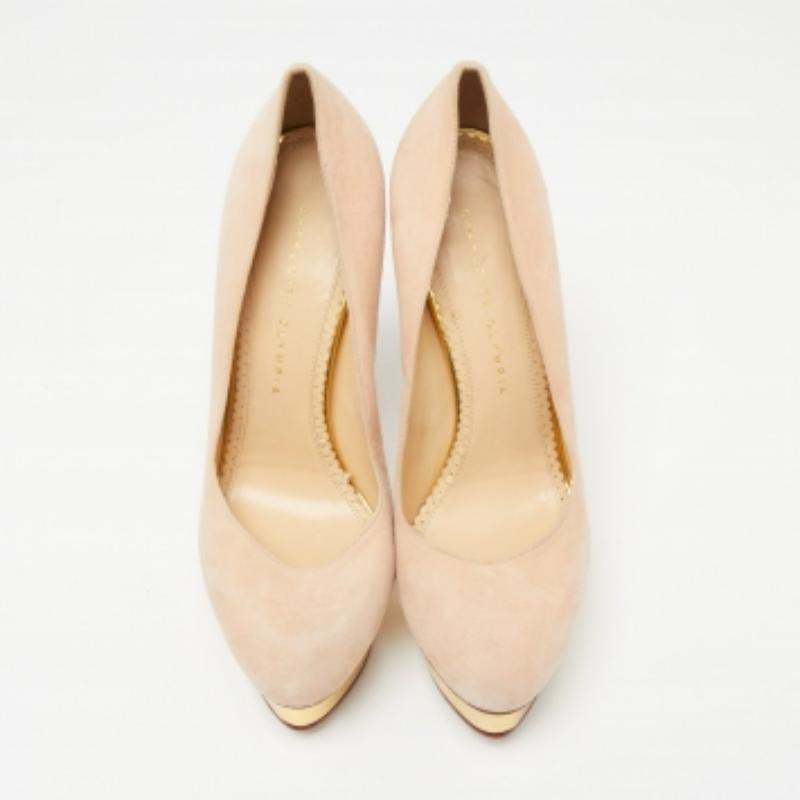 Charlotte Olympia Bombas de plataforma Debbie de ante rosa Talla 39.5 en Bueno estado para la venta en Dubai, Al Qouz 2