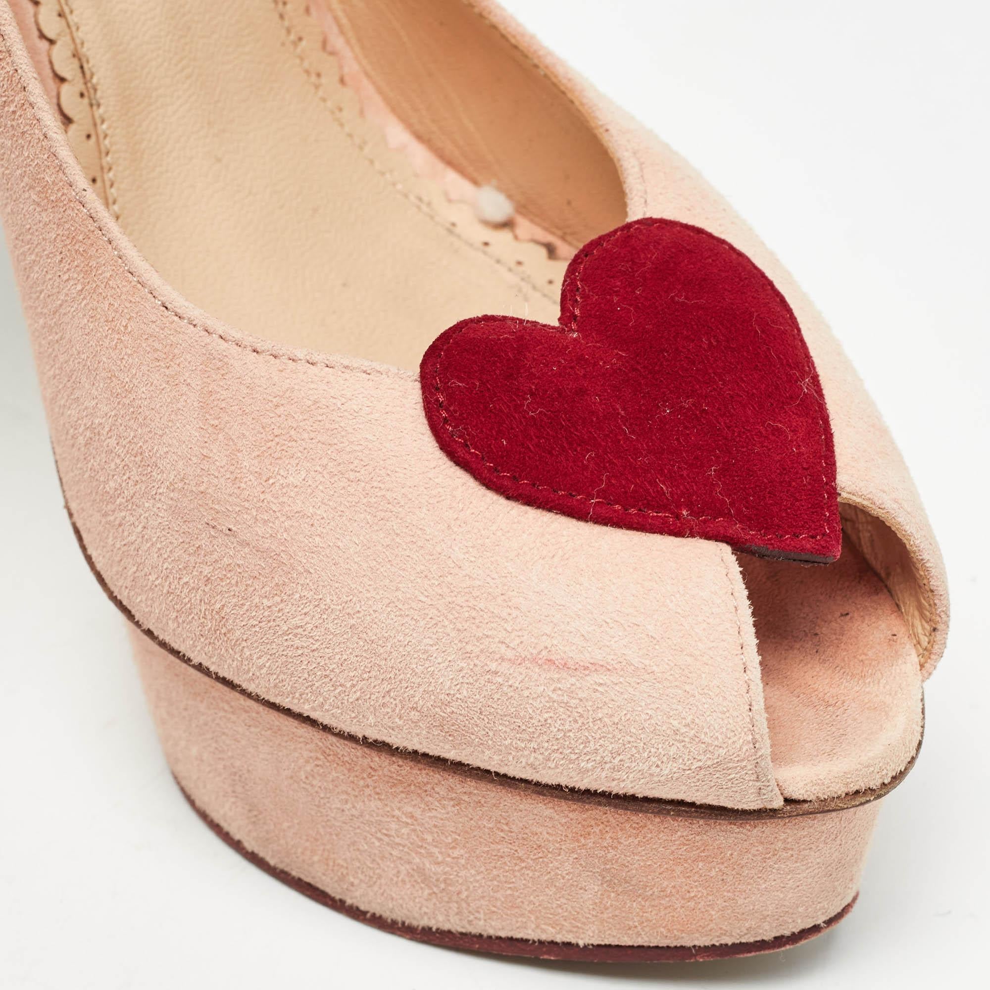 Charlotte Olympia escarpins à plateforme en daim rose avec détails en forme de cœur de Delphine, taille 40 Pour femmes en vente