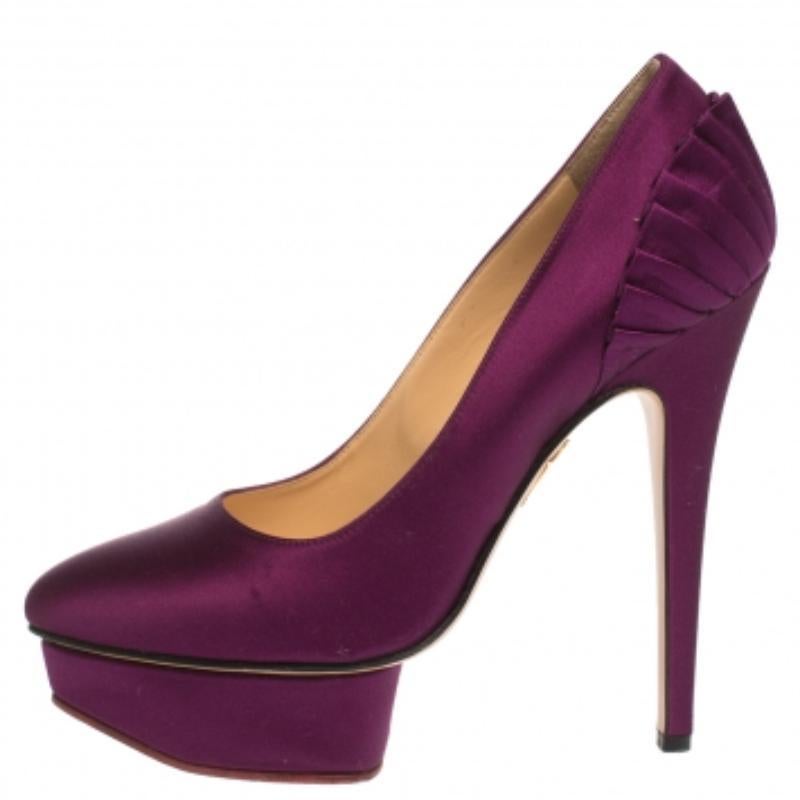 Charlotte Olympia, raso viola, Paloma, con plateau a pieghe a ventaglio, misura 38 in vendita 1
