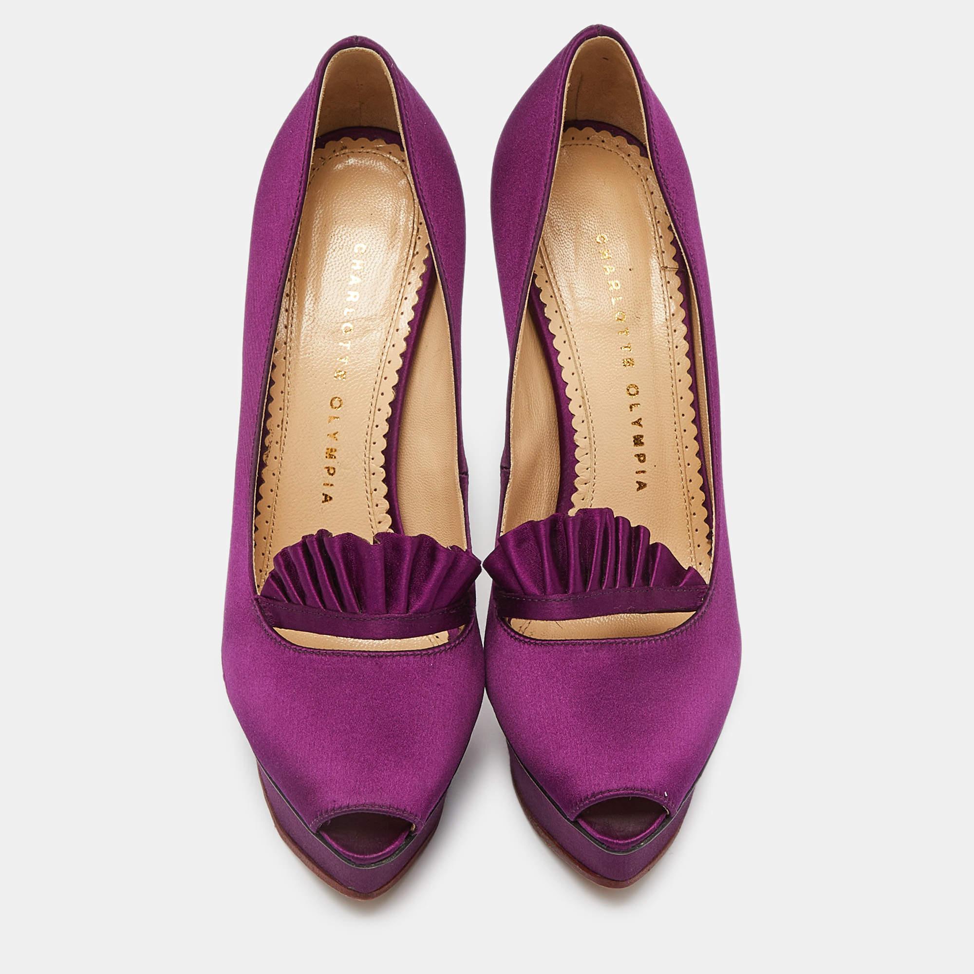 Exhibit an elegant style with this pair of pumps. These elegant shoes are crafted from quality materials. They are set on durable soles and sleek heels.