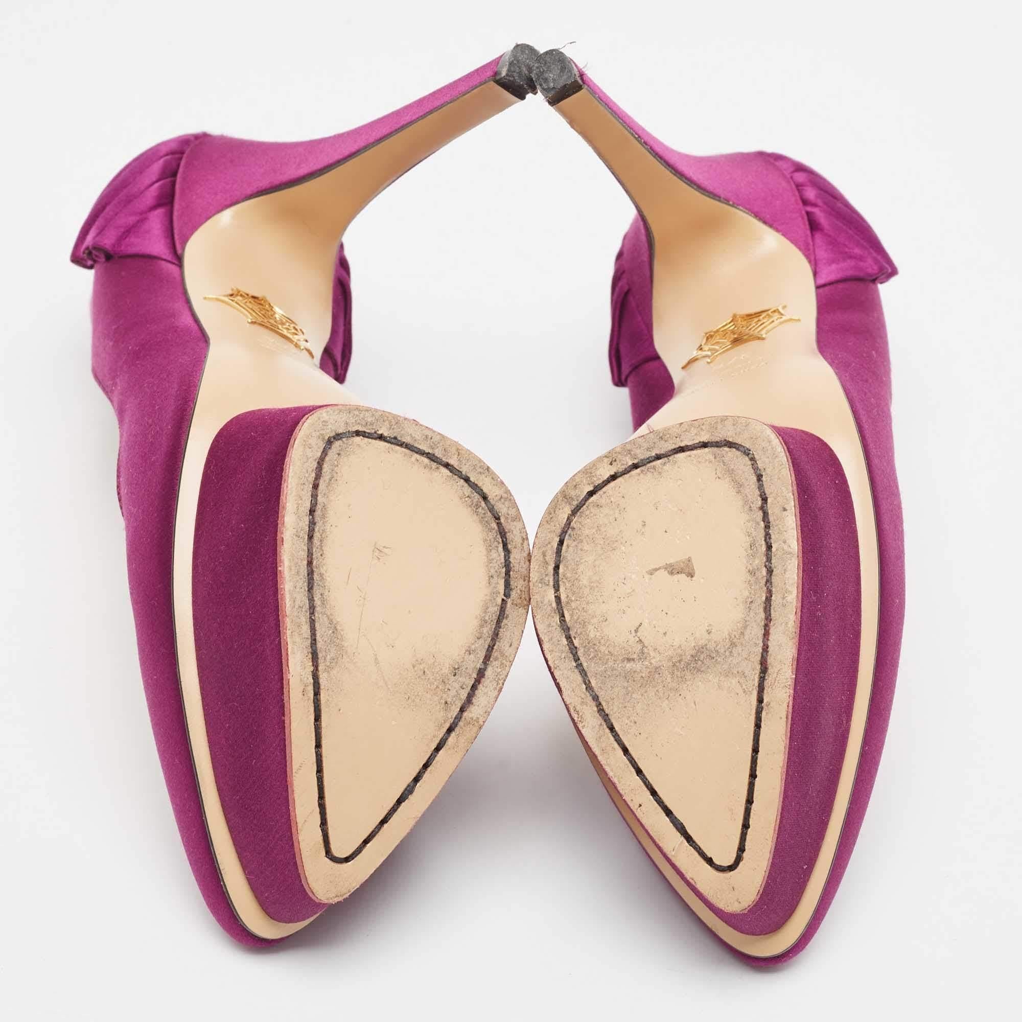 Charlotte Olympia Bombas de plataforma de satén morado Talla 37.5 en venta 1