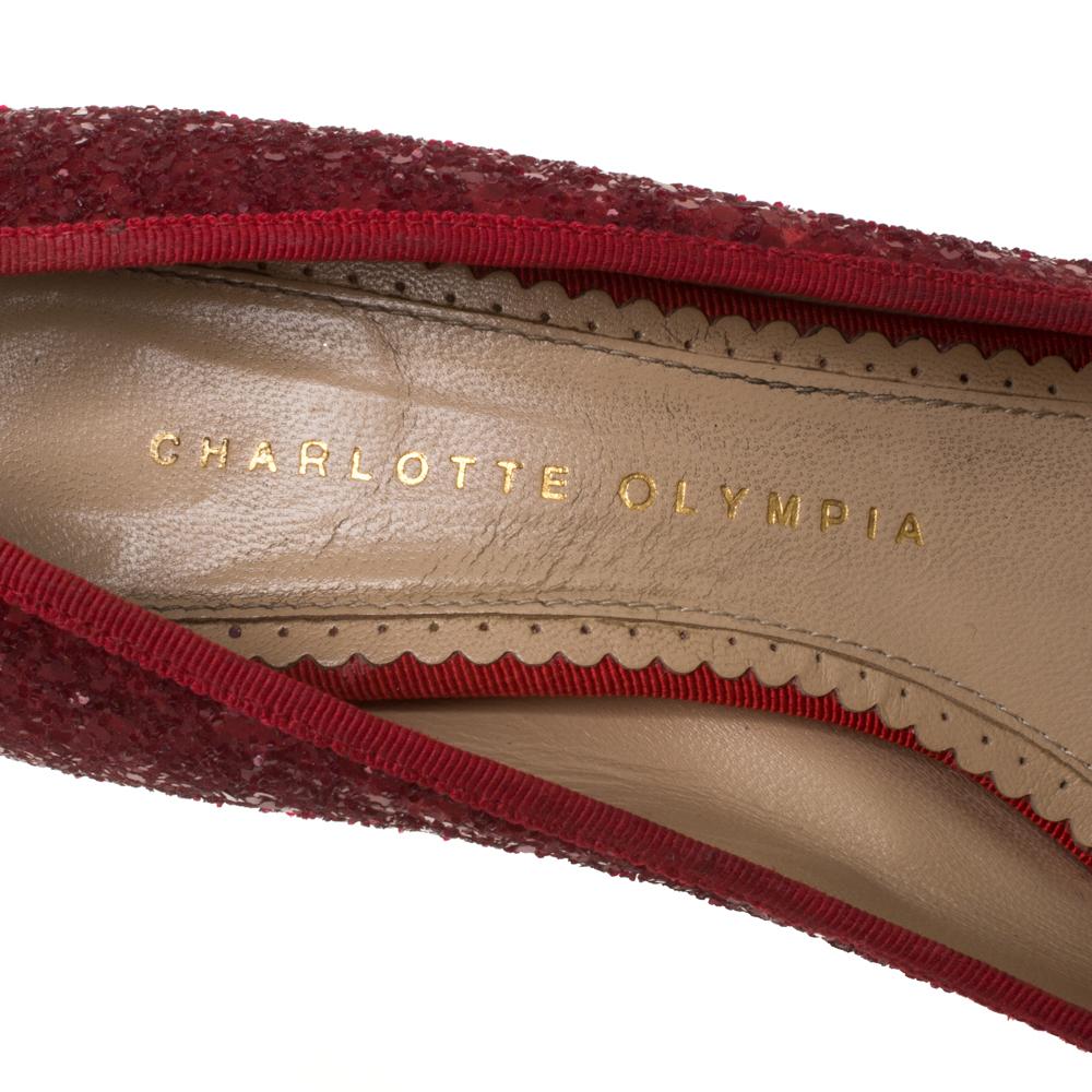Charlotte Olympia - Escarpins compensés Priscilla à paillettes rouges, taille 38,5 en vente 1