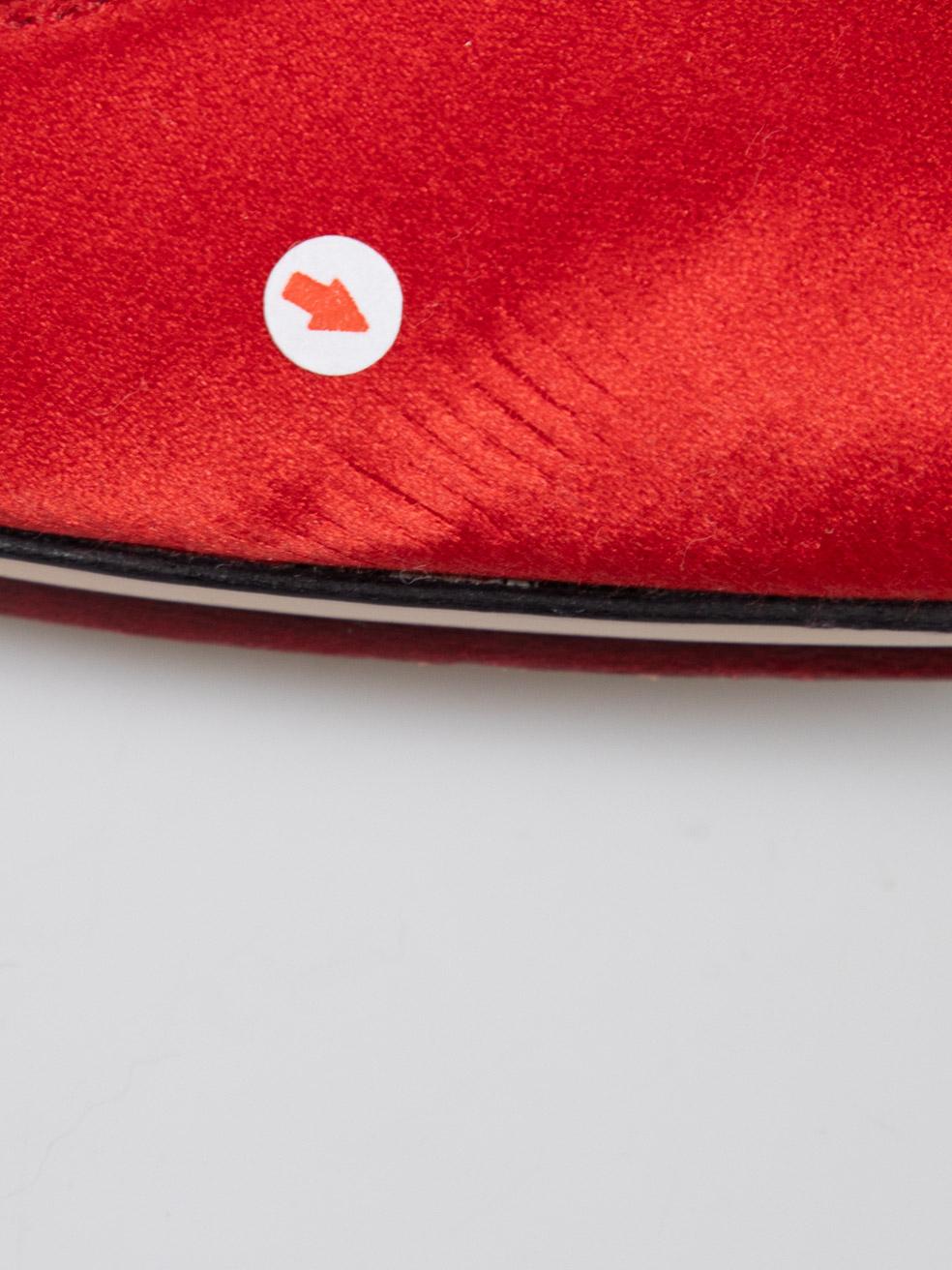 Charlotte Olympia - Talons en satin rouge avec cravate à la cheville - Taille IT 37,5 en vente 3