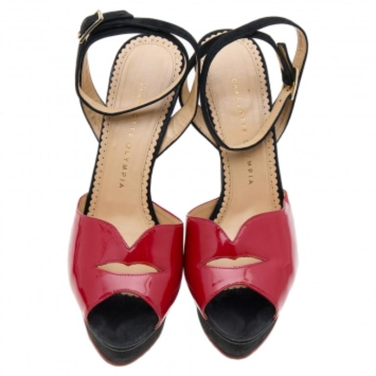 Charlotte Olympia Red Suede And Patent Leather Platform Sandals Size 39.5 In Good Condition For Sale In Dubai, Al Qouz 2