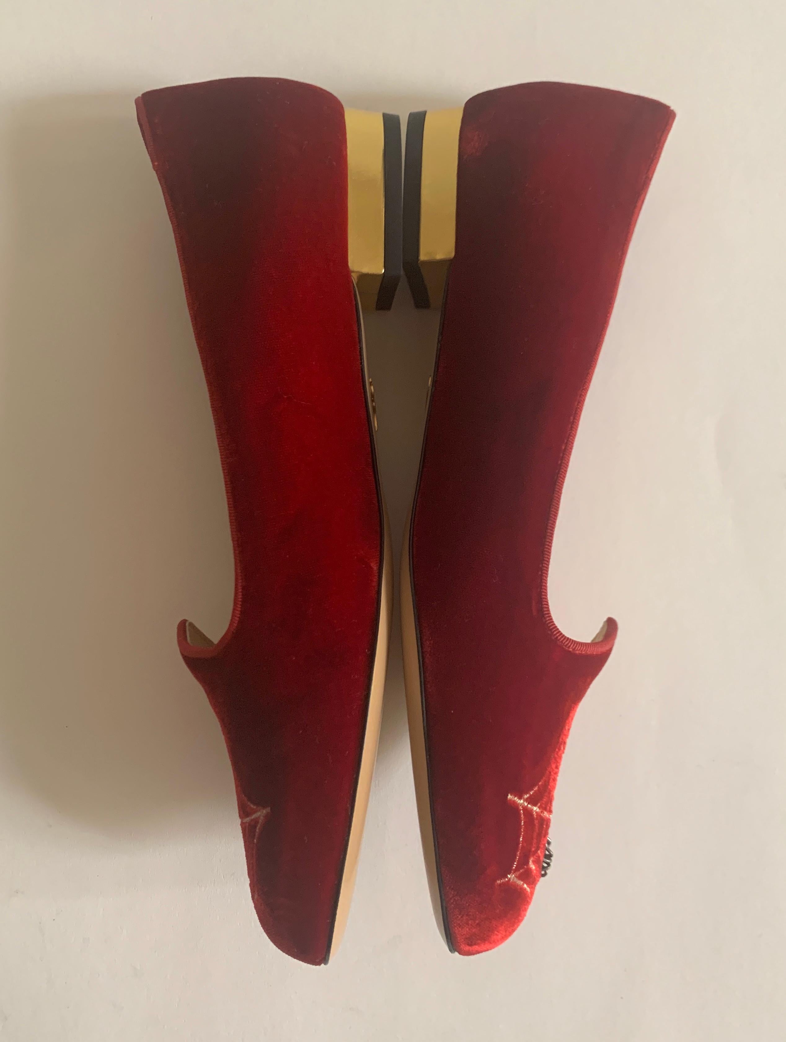 Charlotte Olympia Red Velvet Spider Web Smoking Slipper Loafer Flat In Excellent Condition In San Francisco, CA