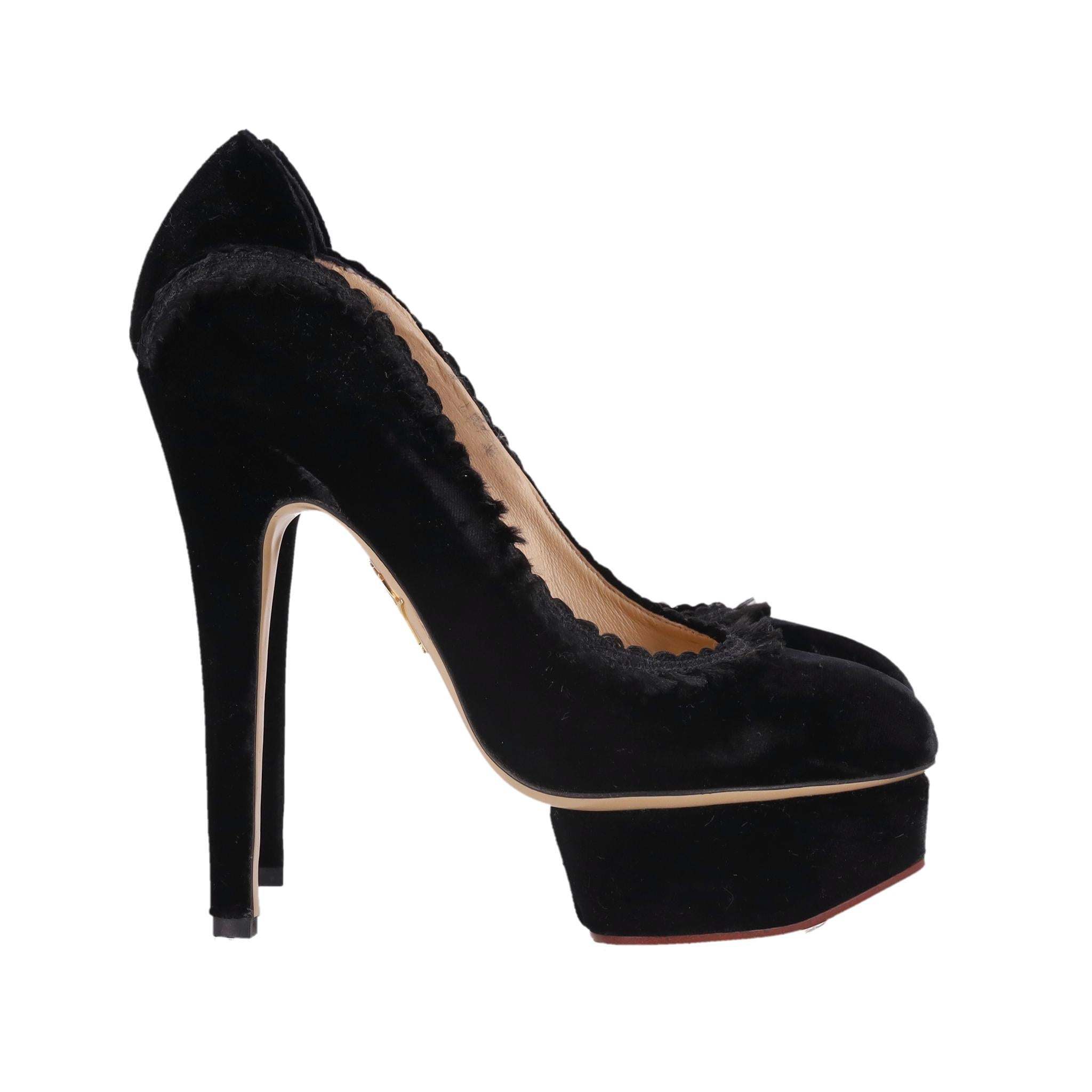 Noir Charlotte Olympia - Escarpins Dolly à plateforme en daim en vente