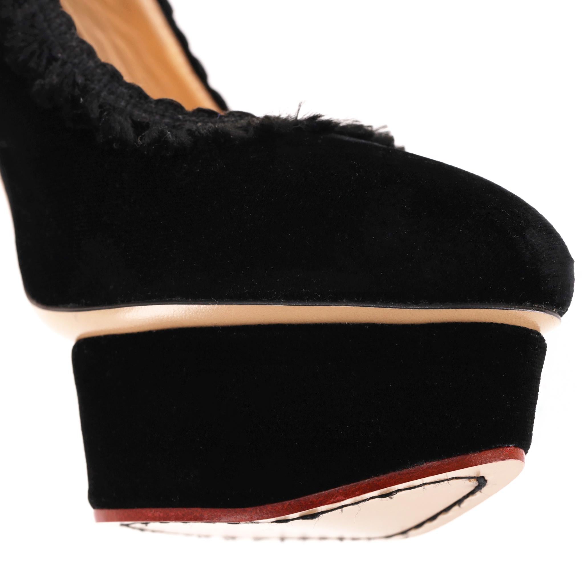 Charlotte Olympia - Escarpins Dolly à plateforme en daim en vente 3