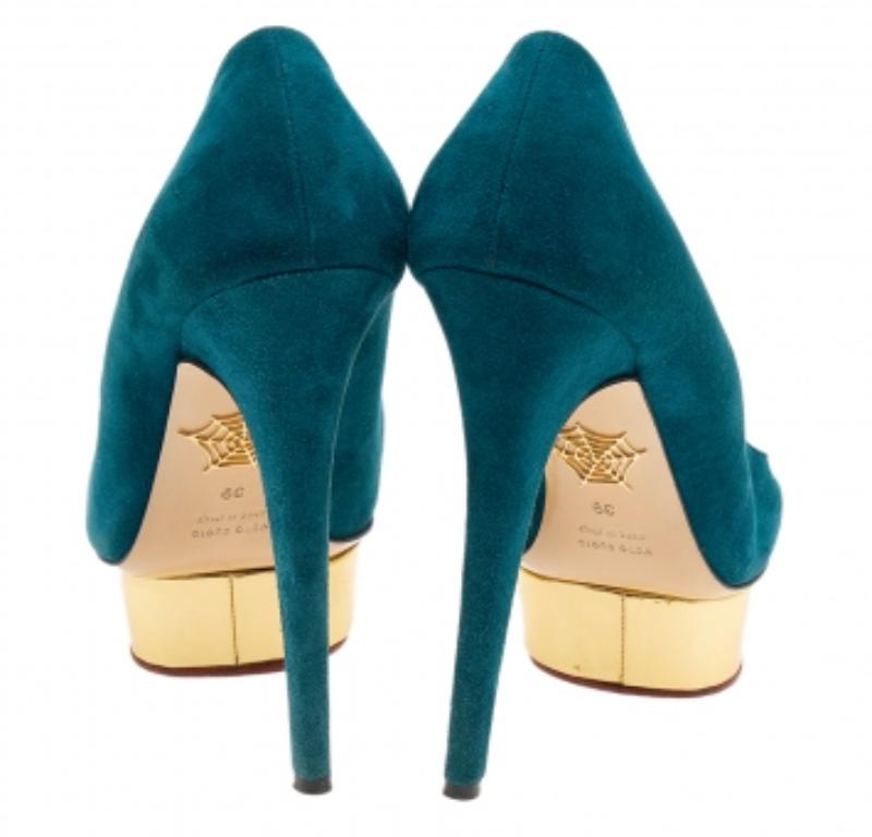 Charlotte Olympia - Pumps con piattaforma Dolly in pelle scamosciata blu alzavola - taglia 39 in vendita 1