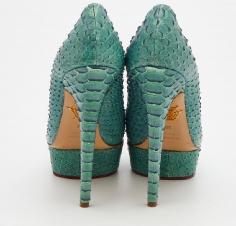 Charlotte Olympia Turquoise Bleu Python Cuir Priscilla Platform Pumps Size 38 en vente 1