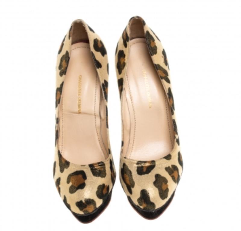 Charlotte Olympia Yellow Glitter Suede Leopard Print Platform Pumps Size 39 In Good Condition For Sale In Dubai, Al Qouz 2