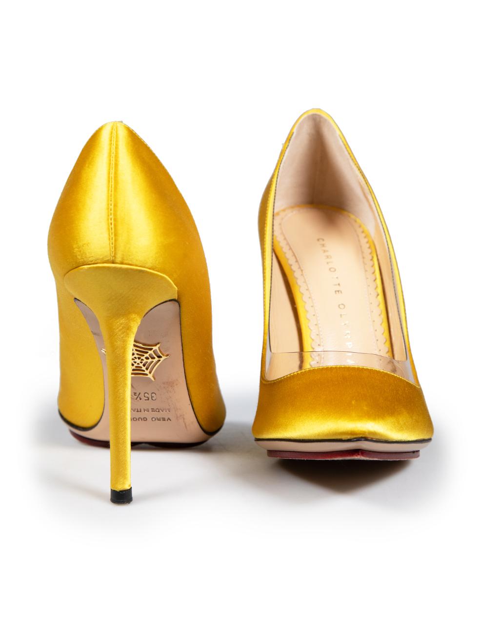 Charlotte Olympia Pumps aus gelbem Satin und PVC Größe IT 35.5 (Gelb) im Angebot