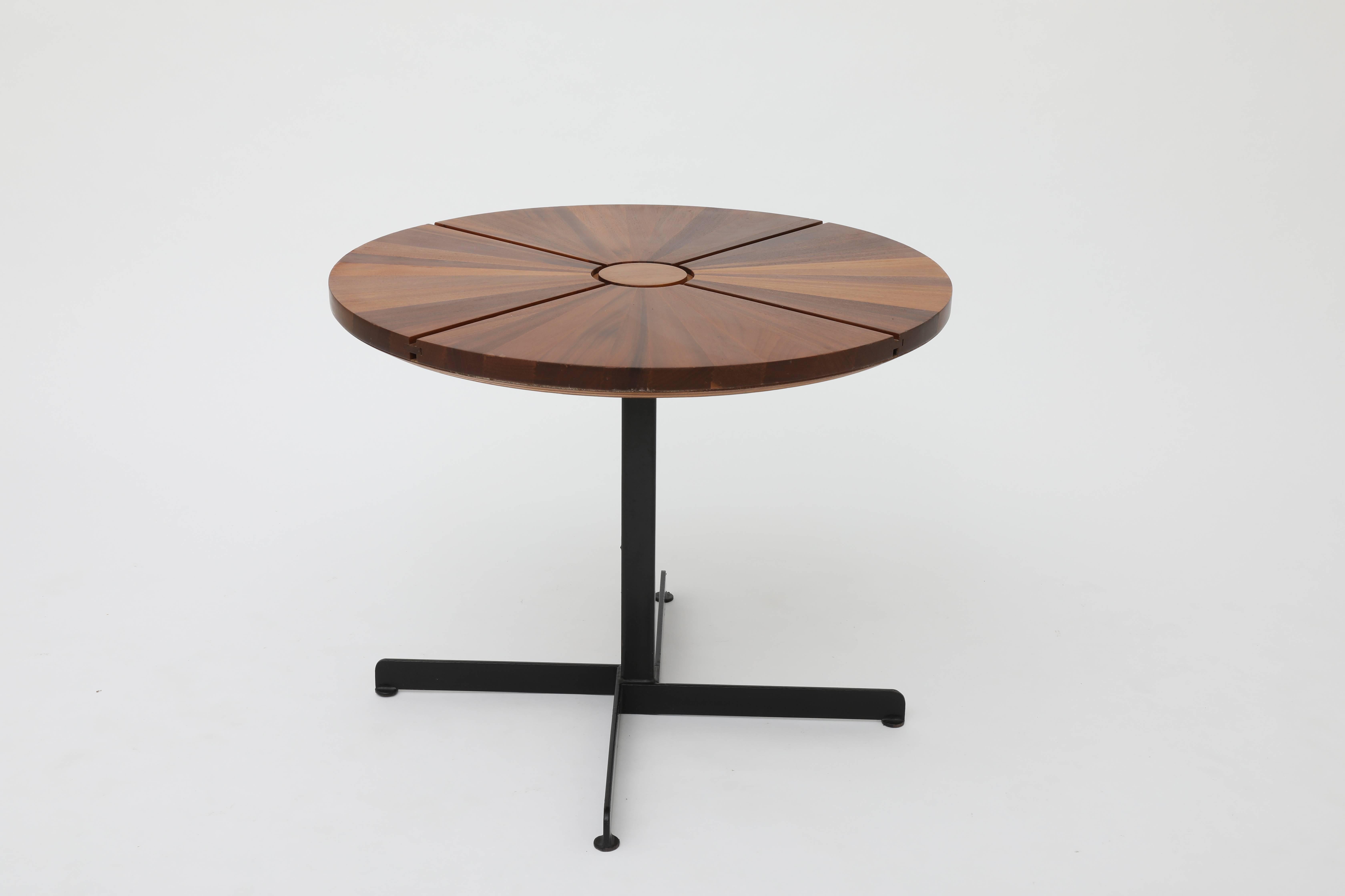 Charlotte Perriand, table ronde, vers 1970
Rare table réglable 