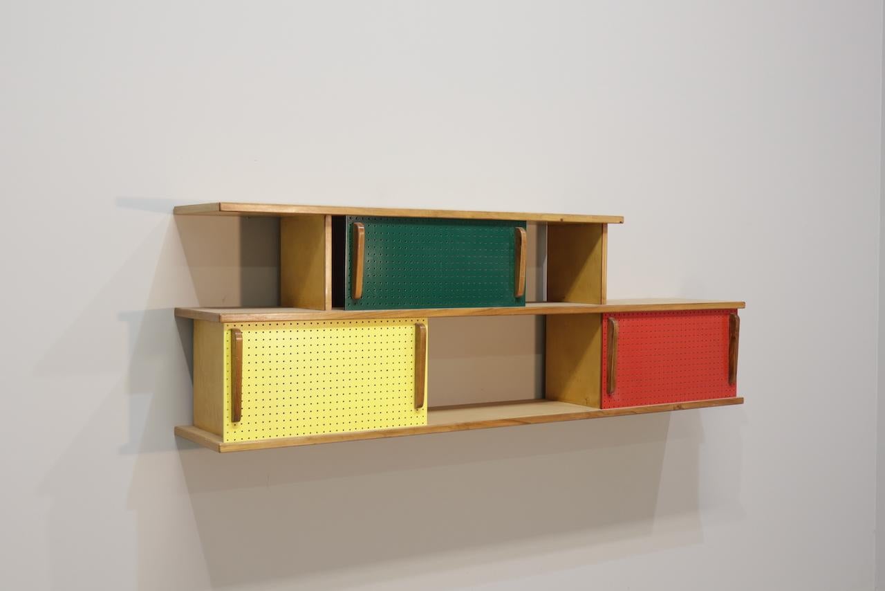 Librería colgante Charlotte Perriand años 50 Moderno de mediados de siglo en venta