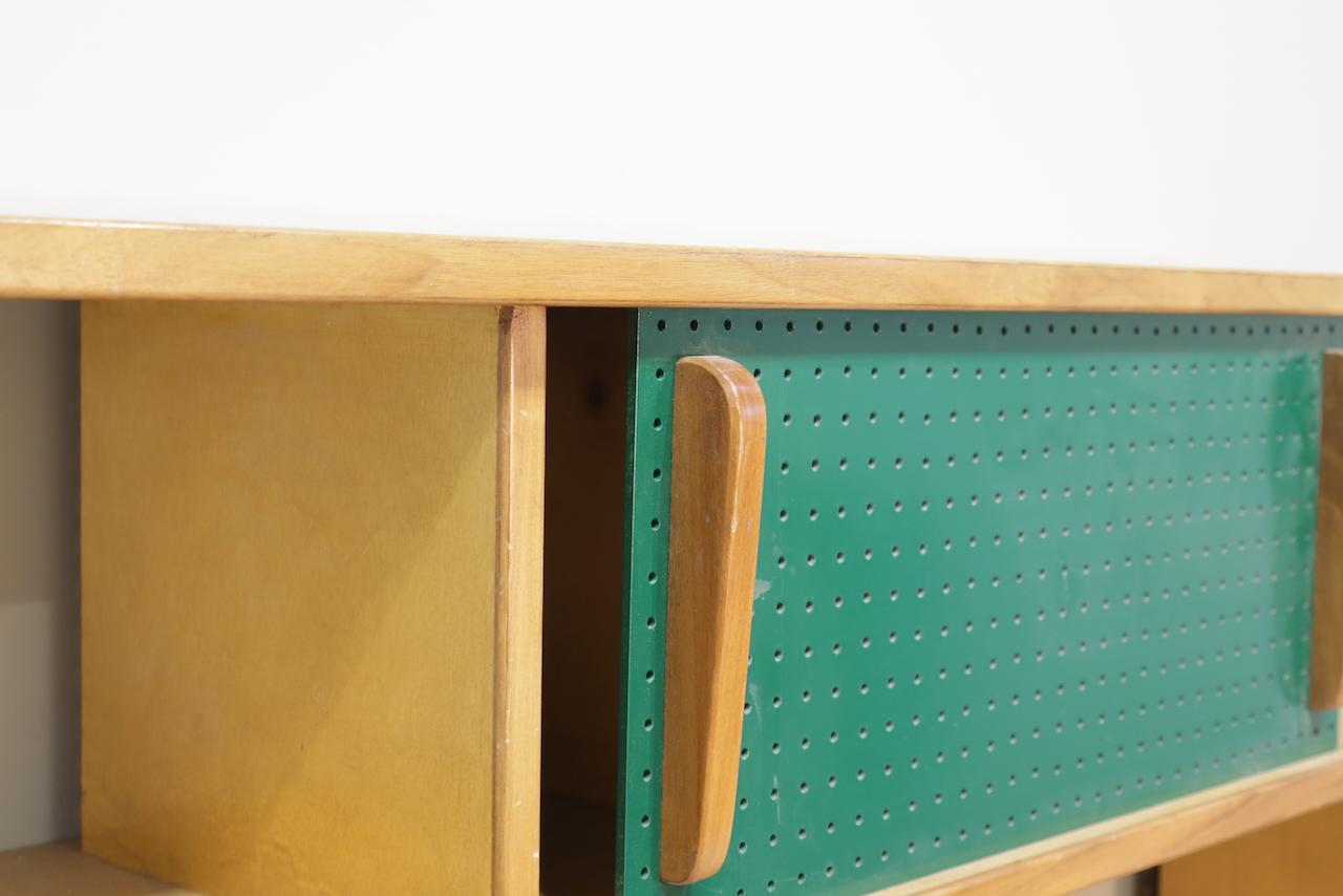 Librería colgante Charlotte Perriand años 50 en venta 1
