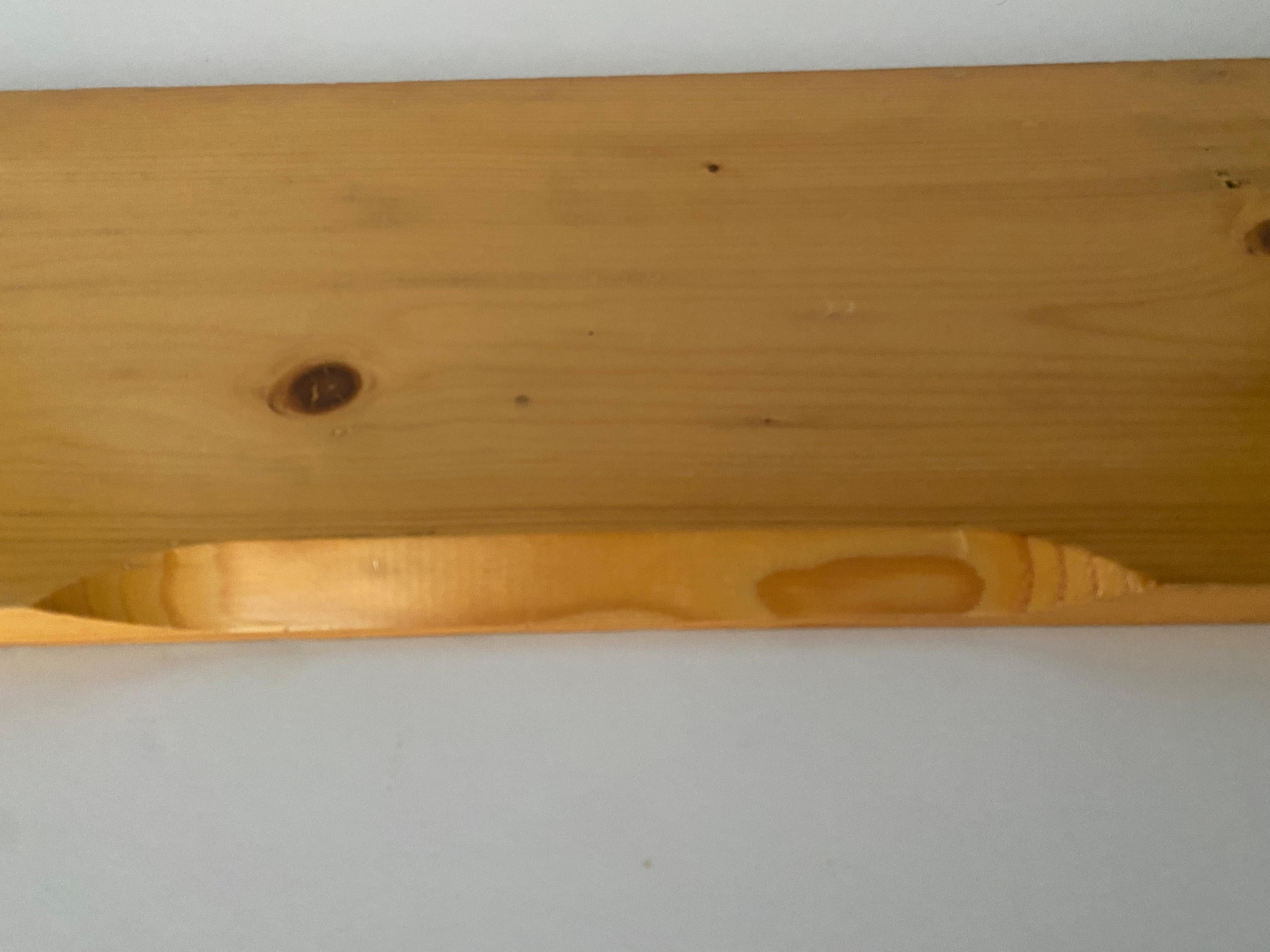 Metà XX secolo Charlotte Perriand  3 wall shelves for the resort of Les Arcs in vendita