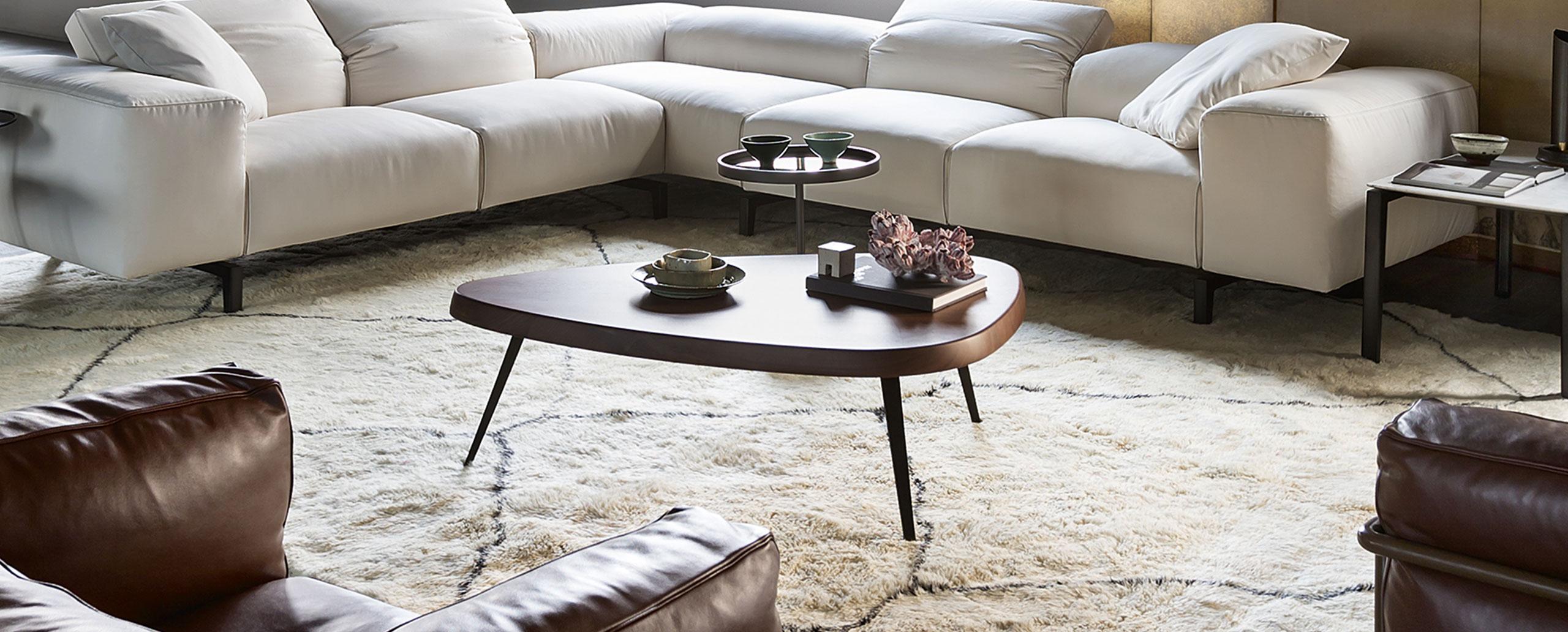 Charlotte Perriand, Mexique-Tisch 527 von Cassina (21. Jahrhundert und zeitgenössisch) im Angebot