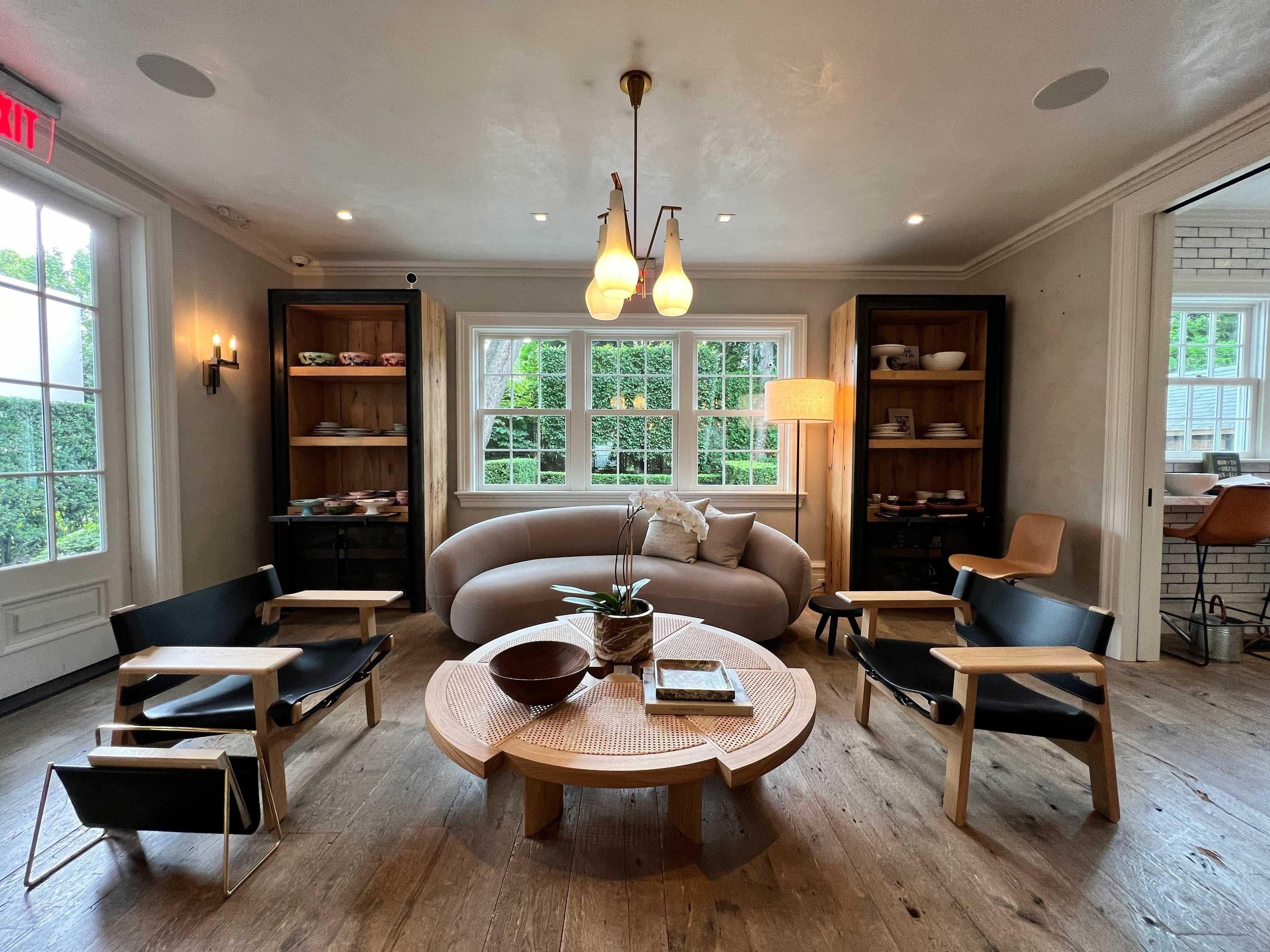 Italiano Charlotte Perriand 529 Tavolo Rio in paglia viennese di Cassina in vendita