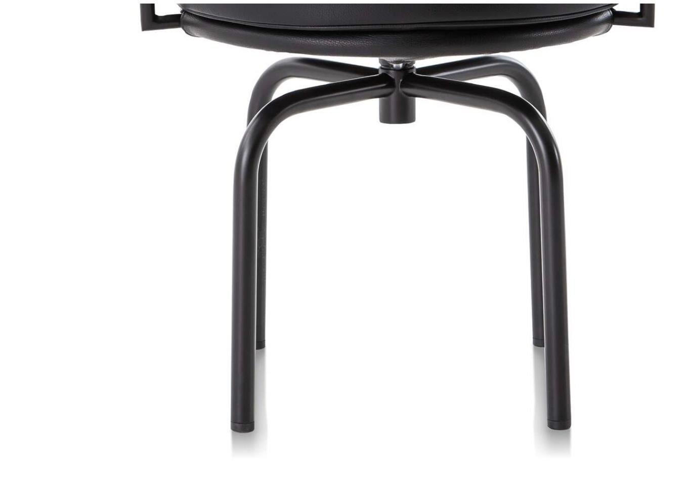 Charlotte Perriand 7 Fauteuil Tournant, Durable Chair For Cassina Moderno de mediados de siglo en venta