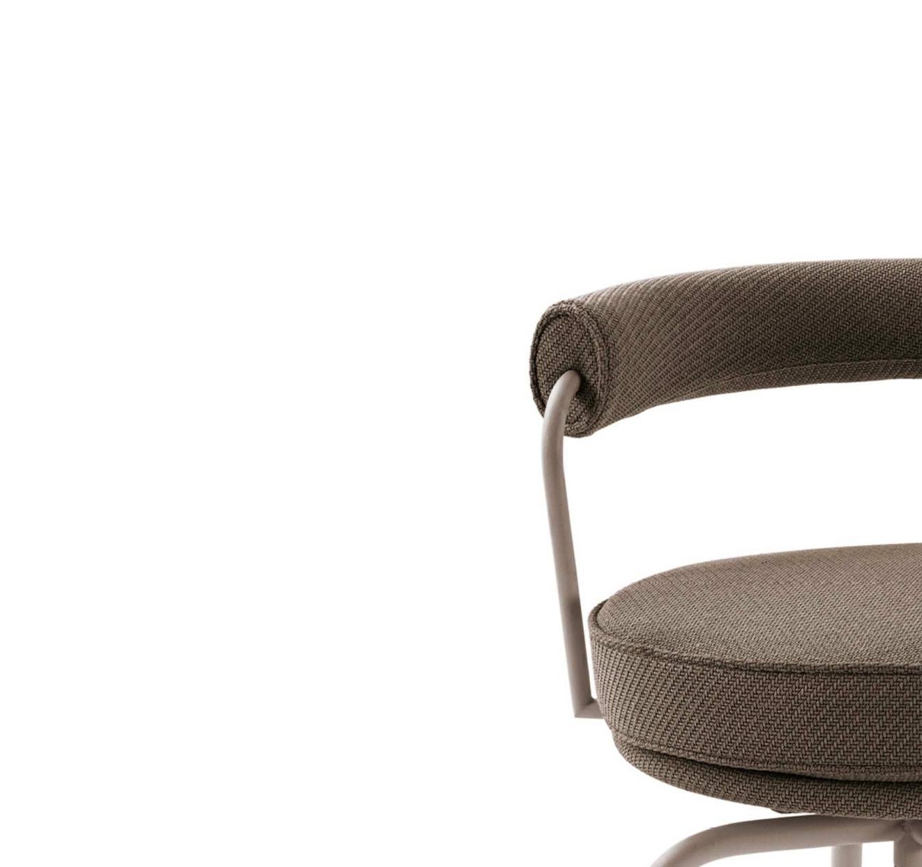 Mid-Century Modern Tournant à 7 Fauteuils de Charlotte Perriand, Extérieur pour Cassina en vente